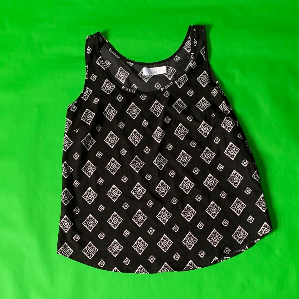 Time and Tru Black and White Patterned Tank Top